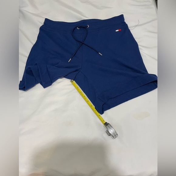 Sz M women Tommy Hilfiger shorts cuffed , drawstring waist shorts New - Picture 10 of 10
